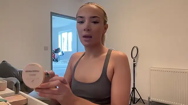 Naughtyblondex online show from 4, 4, 2026