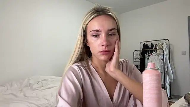 Naughtyblondex online show from 23, 7, 2026