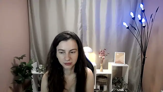 Snapshot of MistyBree chatting on 11, 7, 2026 MistyBree online show from 11, 7, 2026