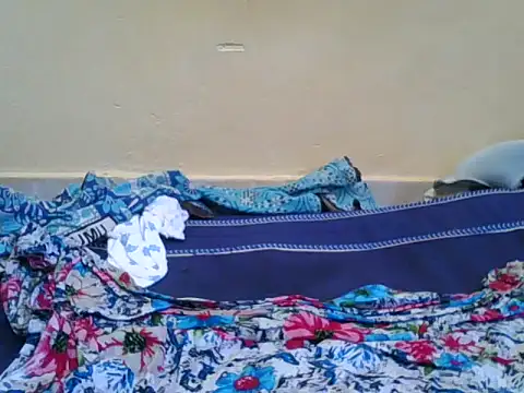 Sweet aura01 online show from 12, 4, 2026