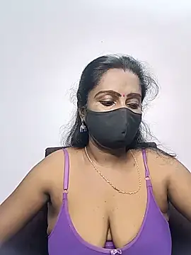 misti-boudii online show from 3, 6, 2026