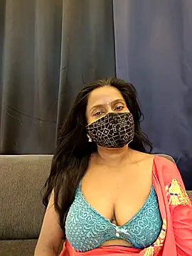 misti-boudii online show from 4, 4, 2026