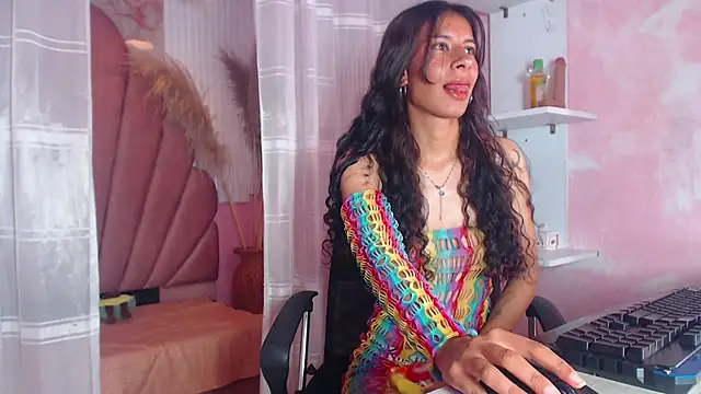 Siena Bouer online show from 4, 3, 2026