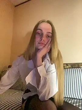 LunaVey online show from 2, 4, 2026