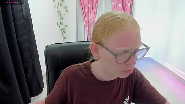 Albingirl online show from 11, 4, 2026