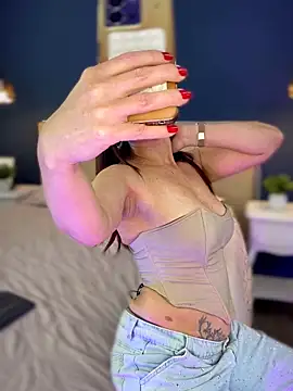 Jadee 01 online show from 8, 4, 2026