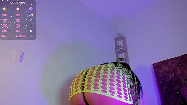 laurengarciaa online show from 17, 4, 2026