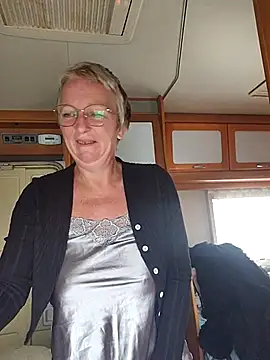 lescoquinsdu40 online show from 11, 3, 2026