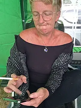 lescoquinsdu40 online show from 30, 5, 2026