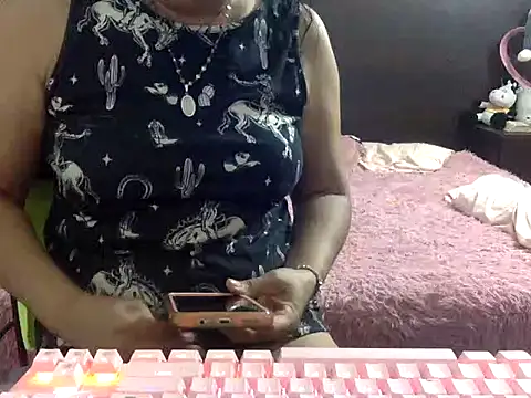 mommy-Milf online show from 7, 4, 2026