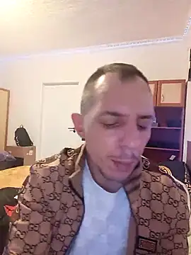 Snapshot of Hugo1993 chatting on 2, 4, 2026 Hugo1993 online show from 2, 4, 2026