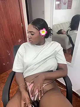 Emi rousse online show from 14, 4, 2026