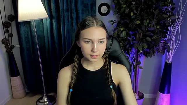 OliviaLang online show from 10, 3, 2026