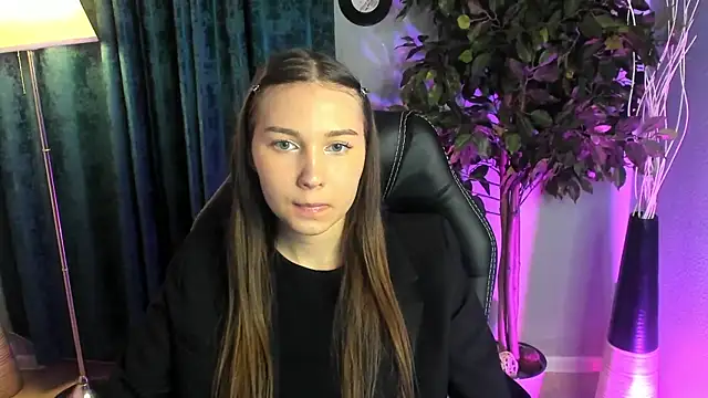 OliviaLang online show from 24, 3, 2026