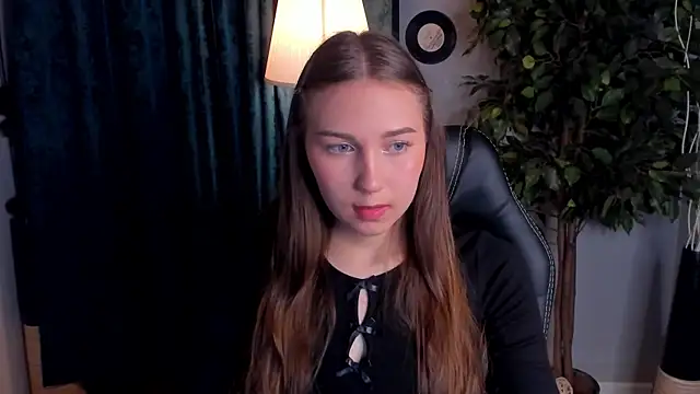 OliviaLang online show from 2, 4, 2026