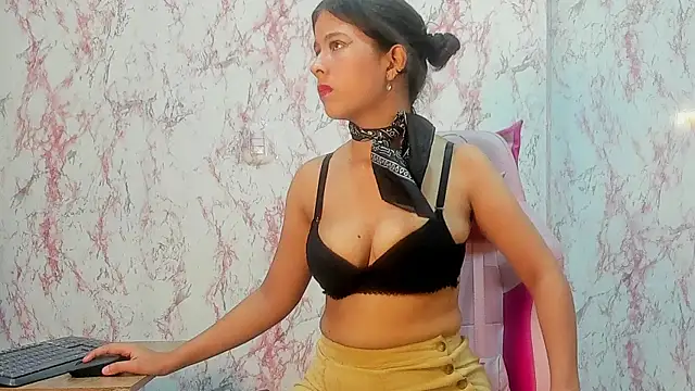 Dolly boobsy online show from 31, 3, 2026