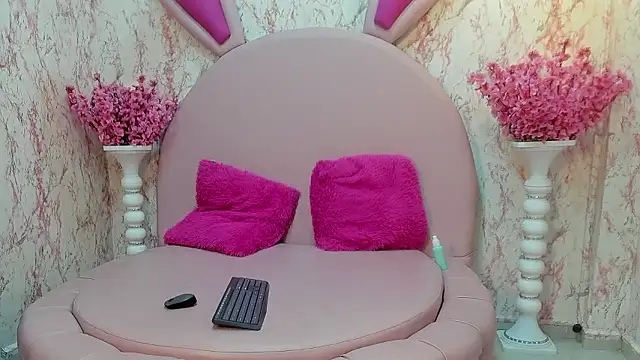 Dolly boobsy online show from 9, 3, 2026