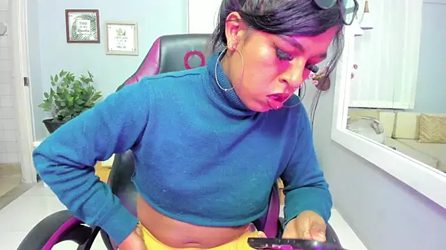 Snapshot of Nahomy_Collins_ chatting on 6, 6, 2026 Nahomy Collins online show from 6, 6, 2026