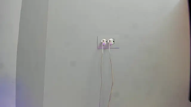 Nahomy Collins  online show from 21, 3, 2026