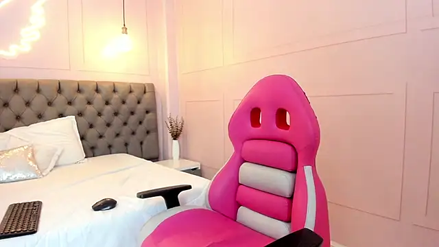 ariana pocahontas online show from 9, 4, 2026