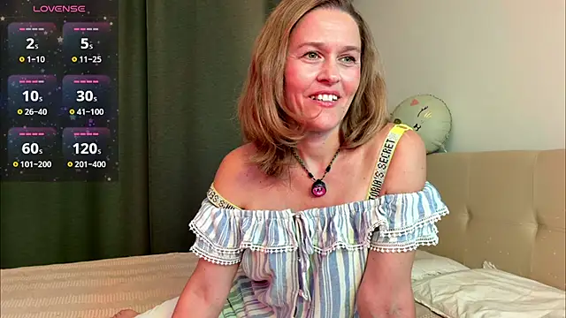 Snapshot of Lizacams chatting on 8, 7, 2026 Lizacams online show from 8, 7, 2026