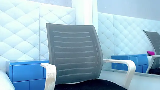 catriona queen16 online show from 4, 4, 2026