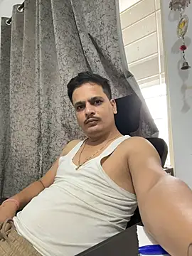 Snapshot of the_guy_u_desire chatting on 18, 7, 2026 the guy u desire online show from 18, 7, 2026
