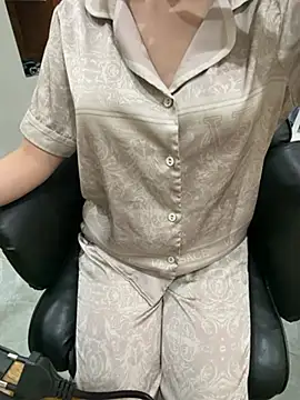 Snapshot of MiuLuxe chatting on 2, 3, 2026 MiuLuxe online show from 2, 3, 2026