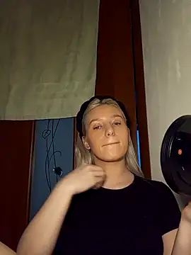 Snapshot of Glowing_Jessica chatting on 1, 3, 2026 Glowing Jessica online show from 1, 3, 2026