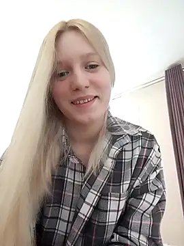 Glowing Jessica online show from 5, 5, 2026