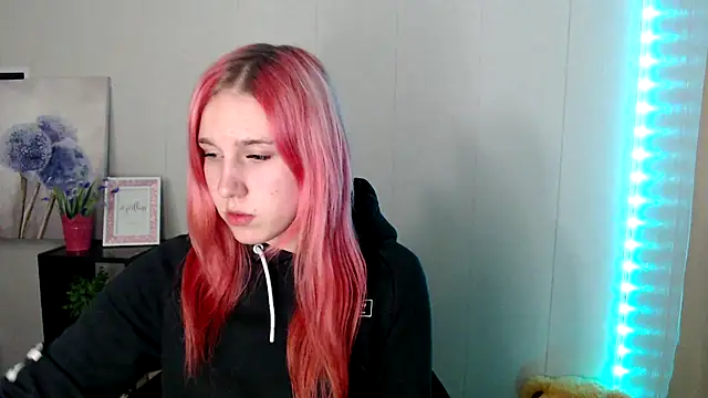 Scarlett lil online show from 10, 4, 2026