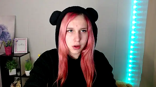 Scarlett lil online show from 16, 4, 2026