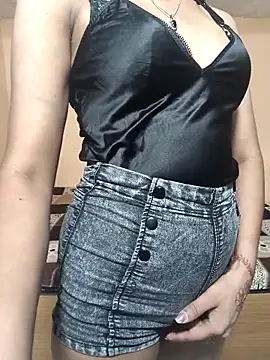 Glow Queen online show from 15, 4, 2026