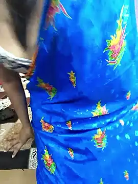 Glow Queen online show from 3, 3, 2026