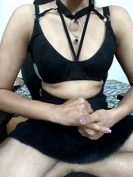 Glow Queen online show from 22, 4, 2026