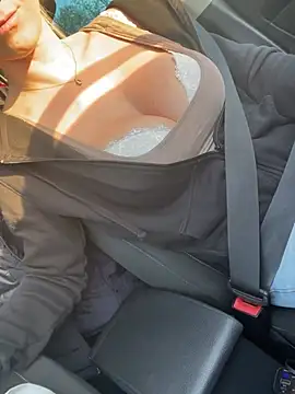 BellaMila online show from 7, 4, 2026