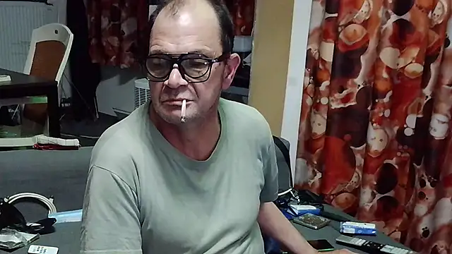 Snapshot of lovious69 chatting on 26, 4, 2026 lovious69 online show from 26, 4, 2026