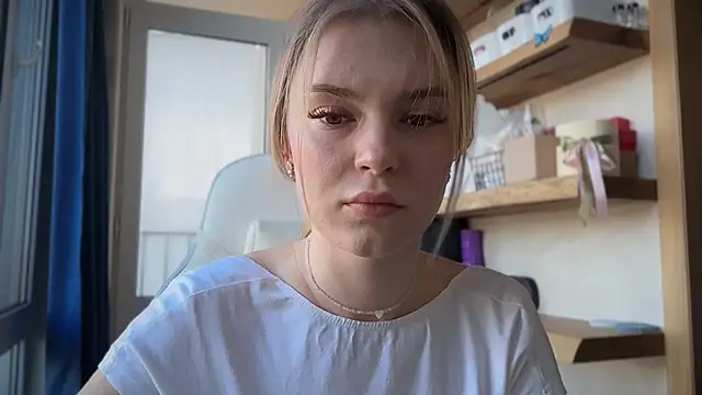 cyberl0ve  online show from 12, 4, 2026