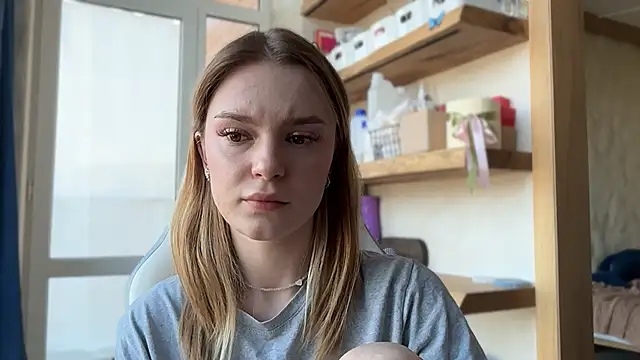 cyberl0ve  online show from 16, 4, 2026