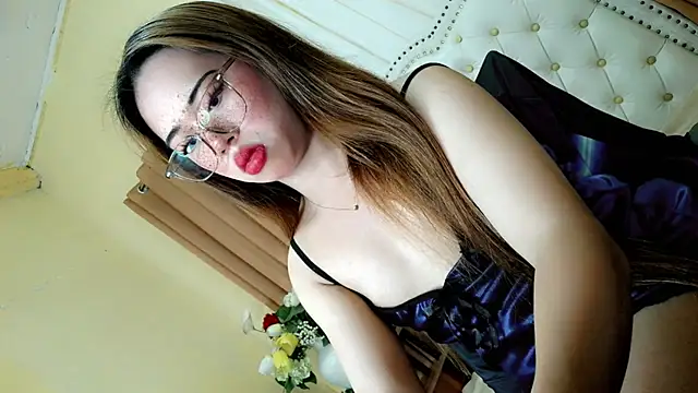 Seductive sophie online show from 22, 4, 2026