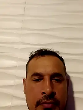 Ezehombre online show from 9, 3, 2026