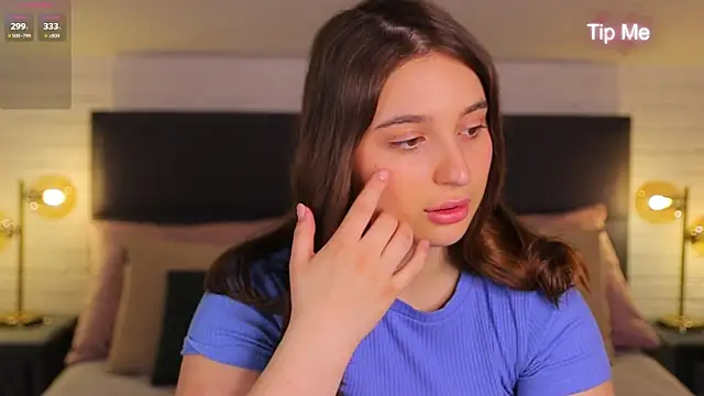 Nicole De Lux online show from 9, 4, 2026