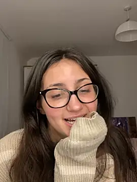 Snapshot of Ellamay06 chatting on 2, 3, 2026 Ellamay06 online show from 2, 3, 2026