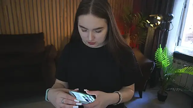 Snapshot of RapunzelAngel chatting on 6, 6, 2026 RapunzelAngel online show from 6, 6, 2026