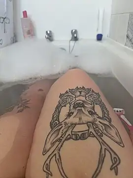 BeeMay22 online show from 22, 3, 2026