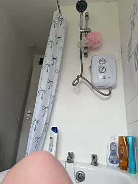 BeeMay22 online show from 4, 4, 2026