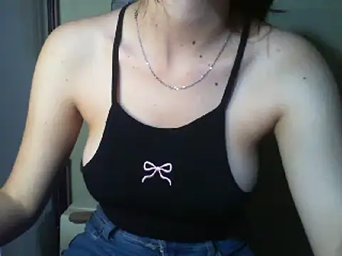 lolit cat online show from 3, 4, 2026