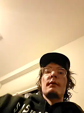 KinkyKittyBoy online show from 13, 5, 2026