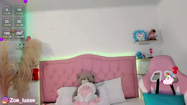 Snapshot of Zoe_Luxxe_ chatting on 18, 4, 2026 Zoe Luxxe online show from 18, 4, 2026