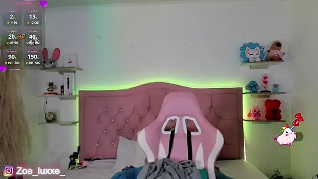 Snapshot of Zoe_Luxxe_ chatting on 8, 5, 2026 Zoe Luxxe online show from 8, 5, 2026